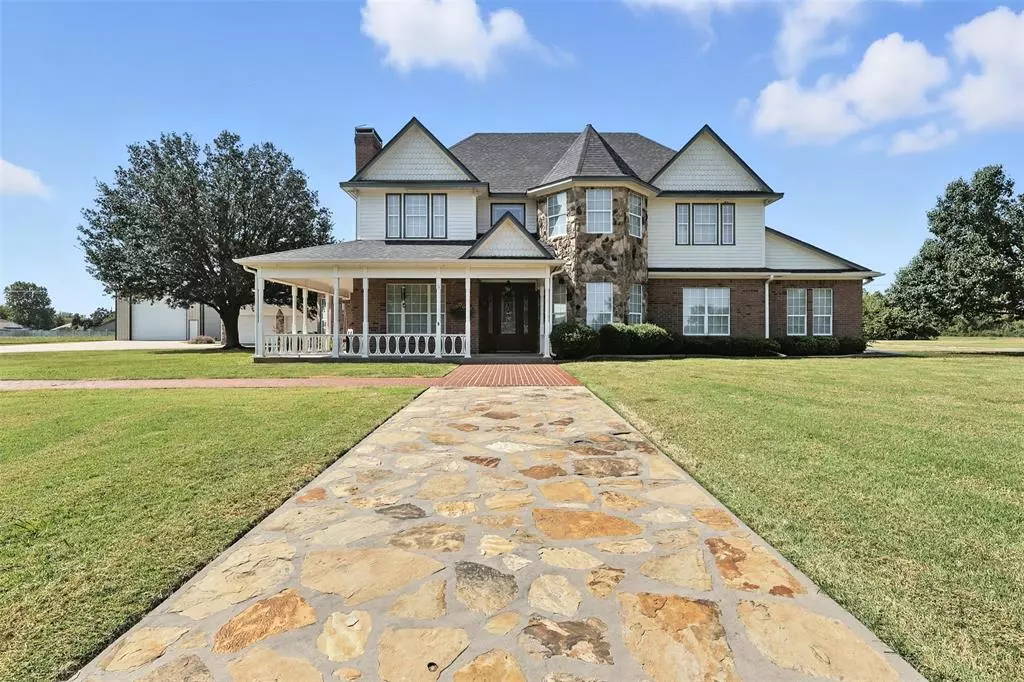 Sulphur Springs, TX 75482,902 Booker Street