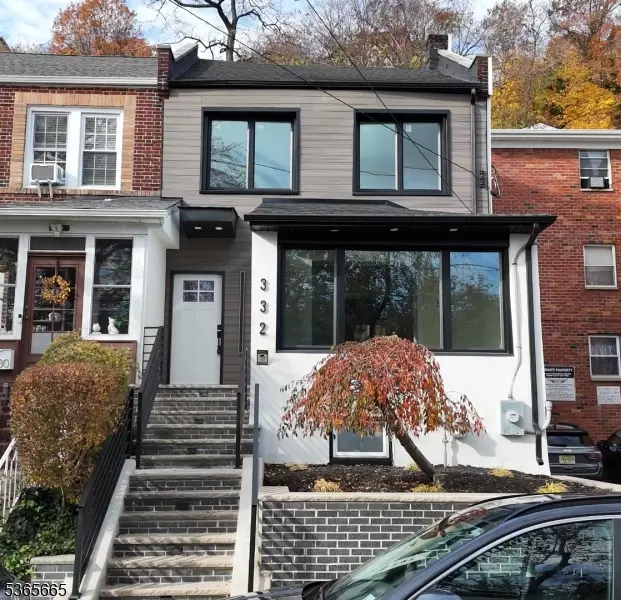 Edgewater Boro, NJ 07020,332 Undercliff Ave