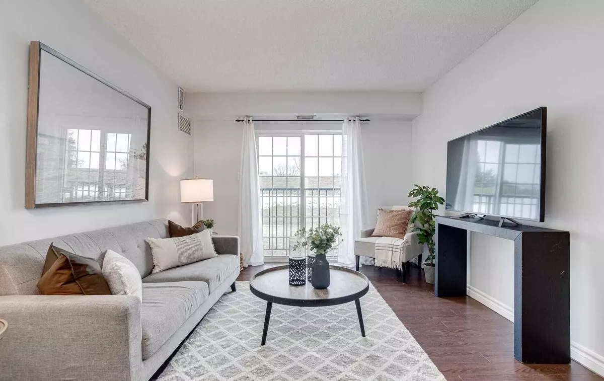 Clarington, ON L1C 5N7,90 Aspen Springs DR #109