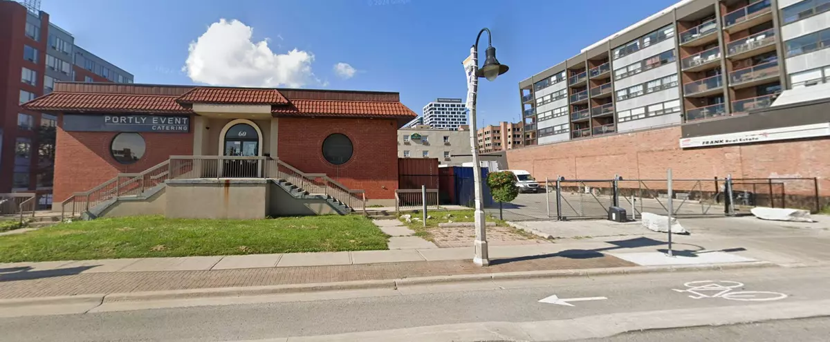 Oshawa, ON L1H 8B7,60 Athol ST E