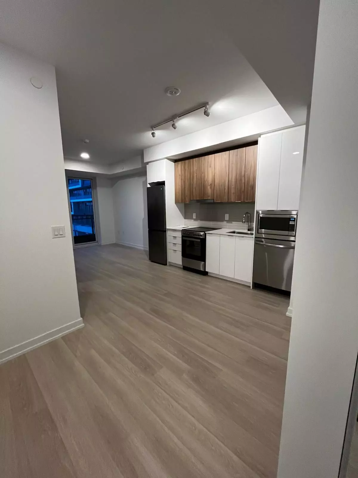 Markham, ON L6E 0W4,9763 Markham RD #A301