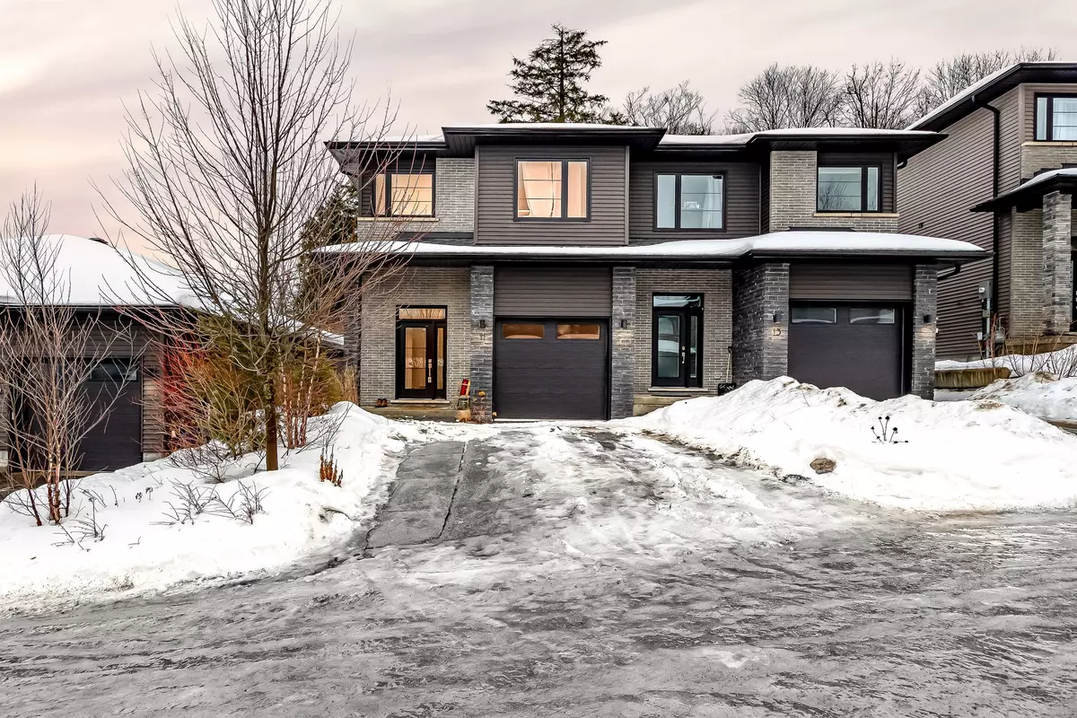 Huntsville, ON P1H 1Y3,11 Cascade LN