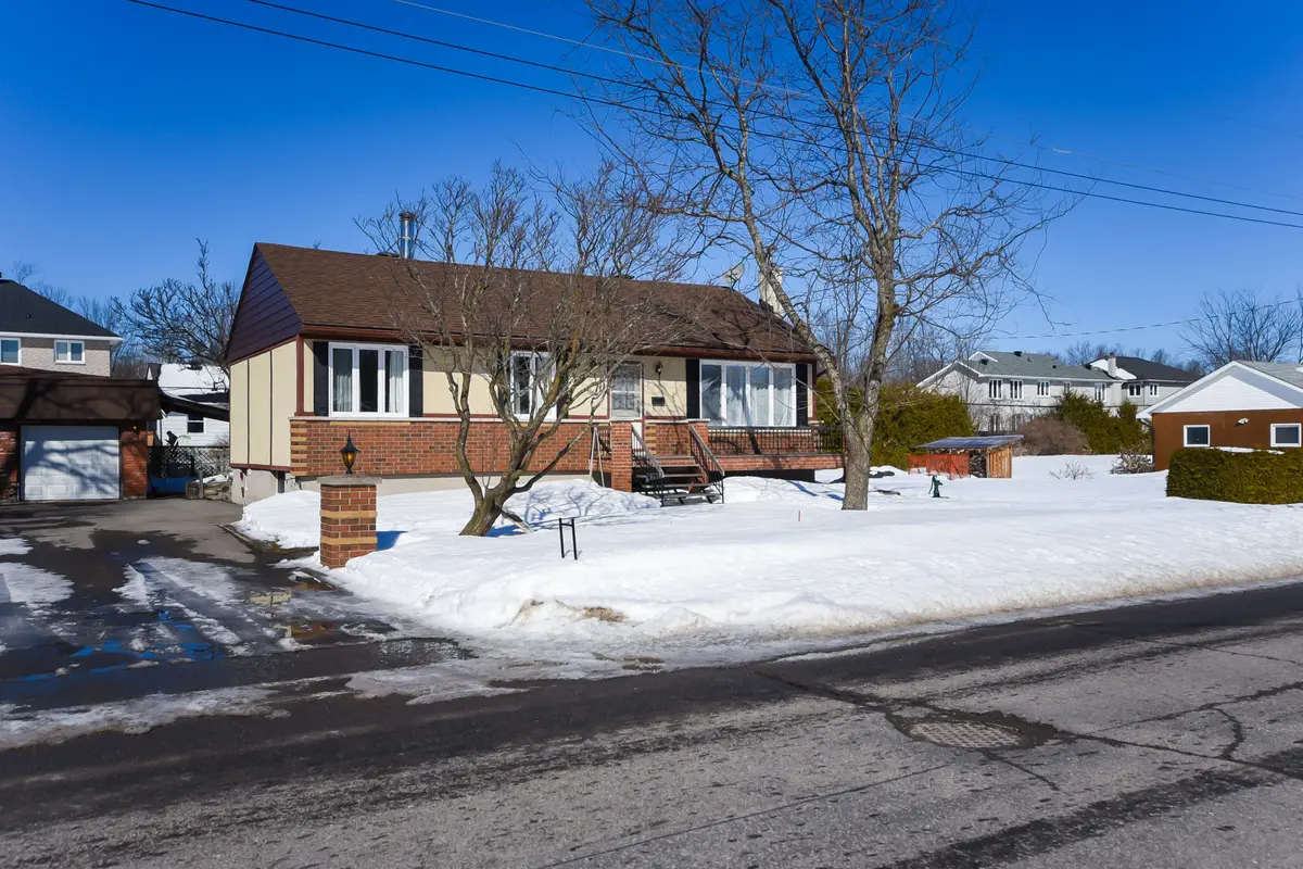 Blossom Park - Airport And Area, ON K1T 1H9,1867 Kingsdale AVE