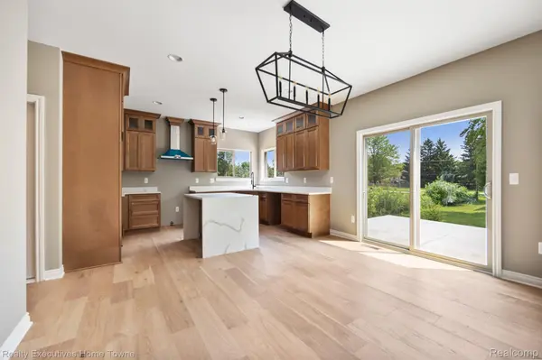 11948 Encore CT, Shelby Twp, MI 48315