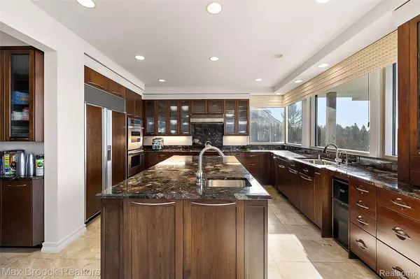 West Bloomfield, MI 48323,3468 Pine Estates DR