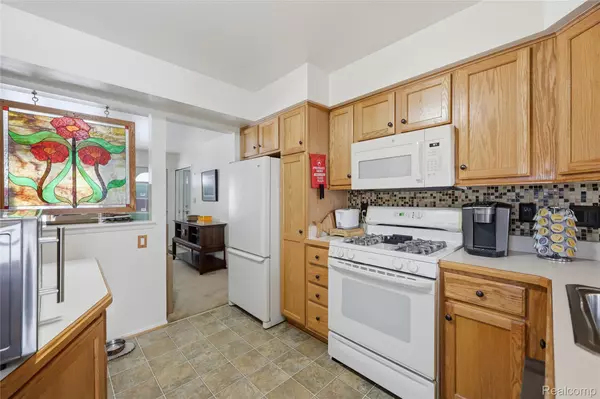 Oak Park, MI 48237,14241 Nadine ST