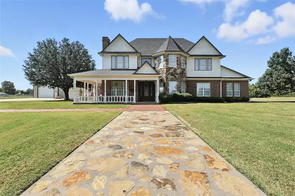 902 Booker Street, Sulphur Springs, TX 75482