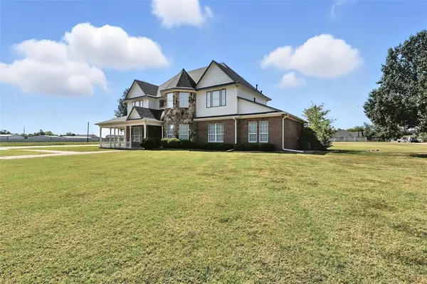 Sulphur Springs, TX 75482,902 Booker Street