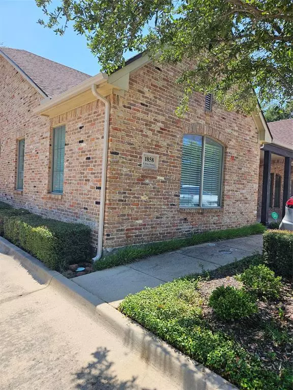 Keller, TX 76248,1858 Keller Parkway