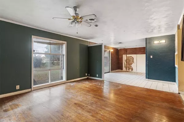 Arlington, TX 76010,1905 Reever Street