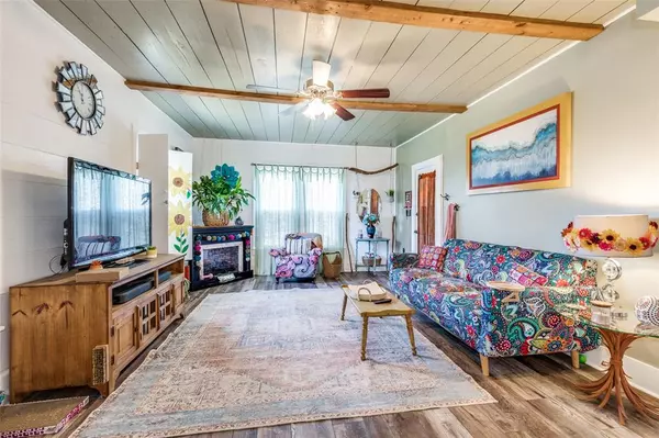 Graham, TX 76450,435 Elm Street