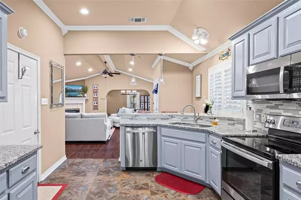 Granbury, TX 76048,1208 Henard Lane