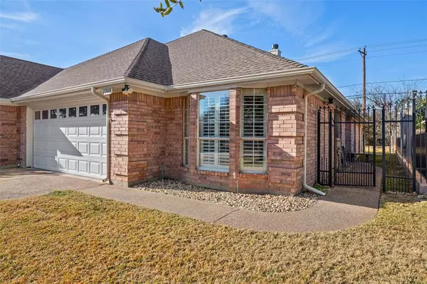 Granbury, TX 76048,1208 Henard Lane