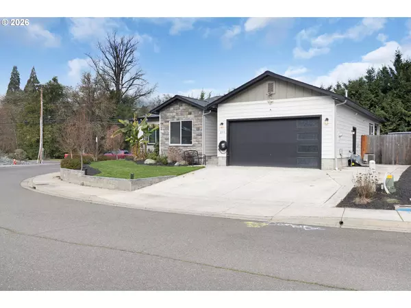 Myrtle Creek, OR 97457,211 SE WOODY CT