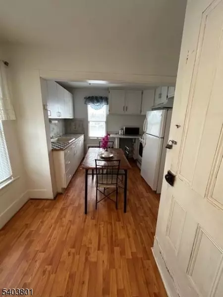 Newton Town, NJ 07860,9 Madison St