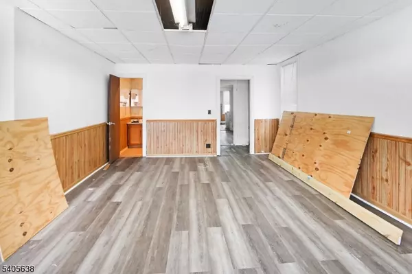 Phillipsburg Town, NJ 08865,530 S Main St