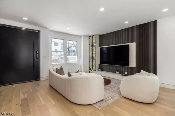 Rutherford Boro, NJ 07070,33 Elycroft Pkwy