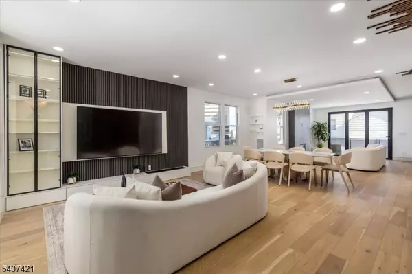 Rutherford Boro, NJ 07070,33 Elycroft Pkwy