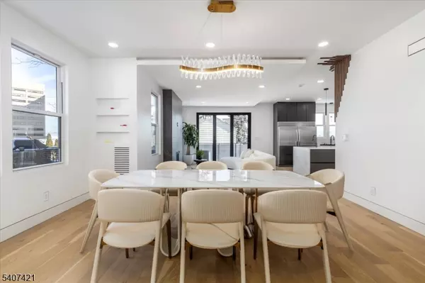 Rutherford Boro, NJ 07070,33 Elycroft Pkwy