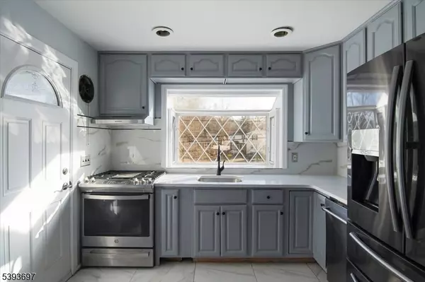 Pompton Lakes Boro, NJ 07442,301 Riverview Rd