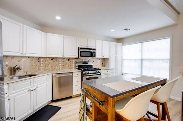 Morris Twp., NJ 07960,24 Davenport Pl