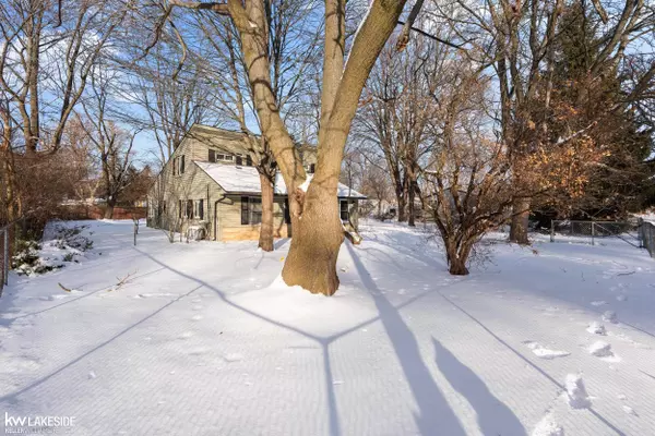 Waterford, MI 48329,5554 Pleasant DR