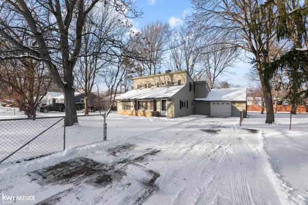 Waterford, MI 48329,5554 Pleasant DR