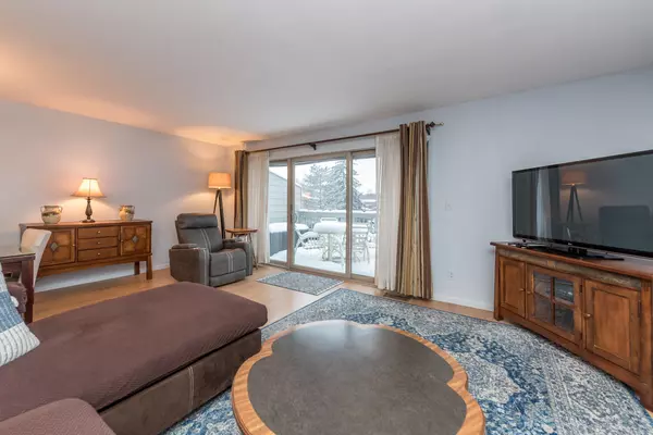 Ann Arbor, MI 48105,644 Watersedge DR