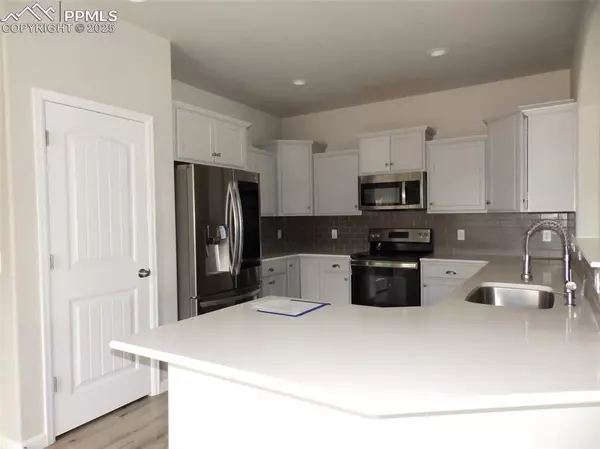 Colorado Springs, CO 80925,6375 White Wolf PT