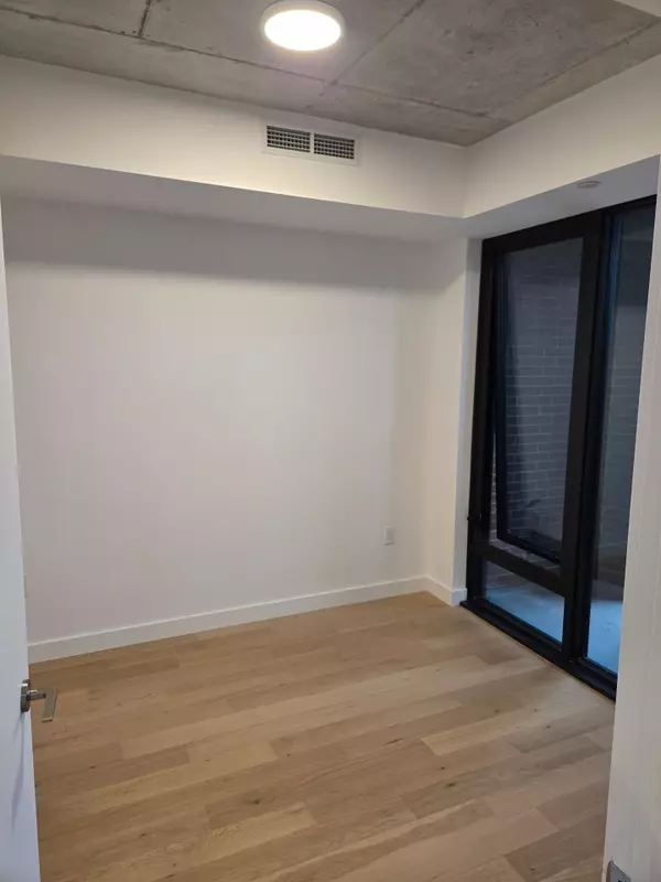 Toronto C10, ON M4G 3C4,1720 Bayview AVE #333