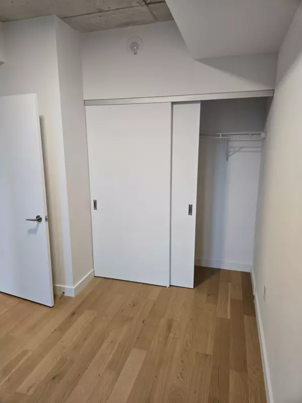 Toronto C10, ON M4G 3C4,1720 Bayview AVE #333