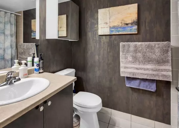 Toronto C04, ON M6A 2G4,35 saranac blvd BLVD