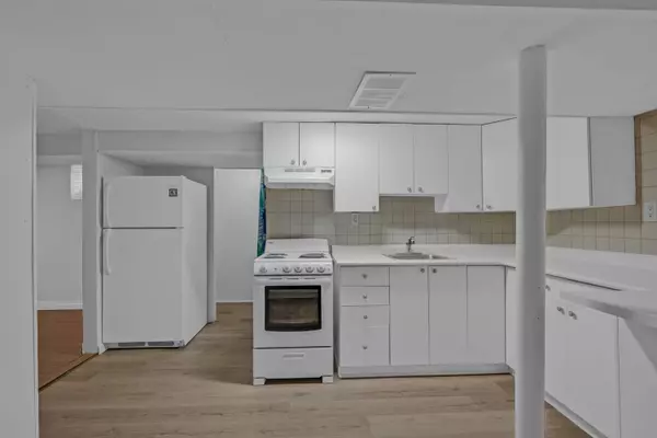 Toronto E04, ON M1K 2H6,55 Roebuck DR