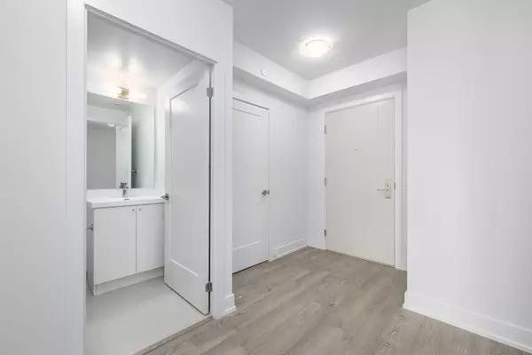 Oshawa, ON L1L 0R5,2550 Simcoe ST N #1513