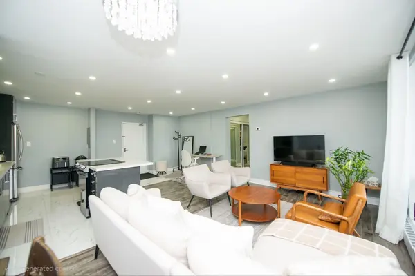 Pickering, ON L1W 2Z3,1210 Radom ST #1901