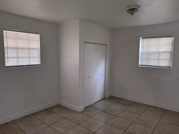 West Park, FL 33023,5902 SW 26th Ter