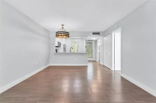 Tamarac, FL 33321,9091 Lime Bay Blvd #312