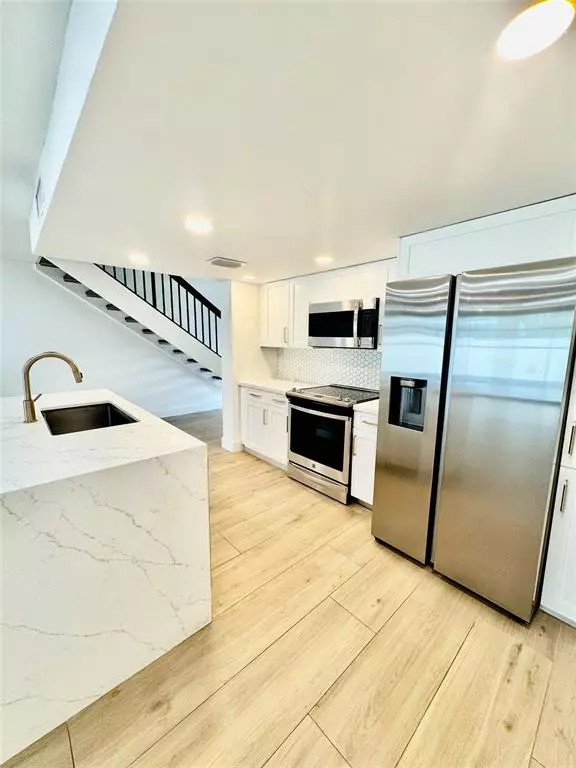 Pembroke Pines, FL 33026,11245 NW 14th Ct