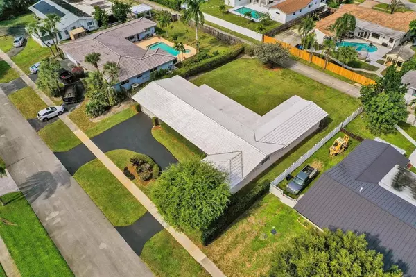 Hollywood, FL 33021,5011 Madison St