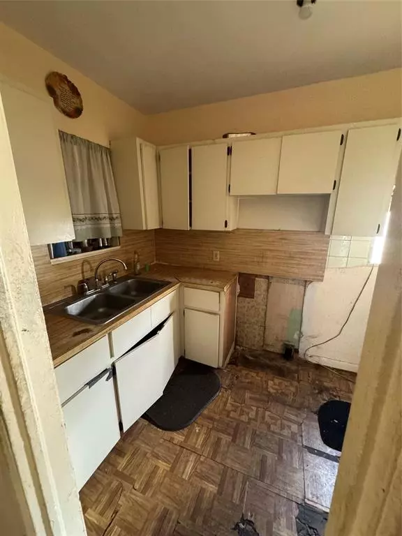 Miami, FL 33142,1300 NW 42nd St