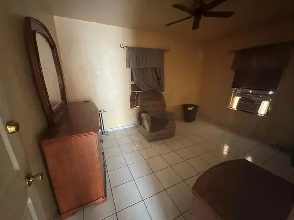 Miami, FL 33142,1300 NW 42nd St