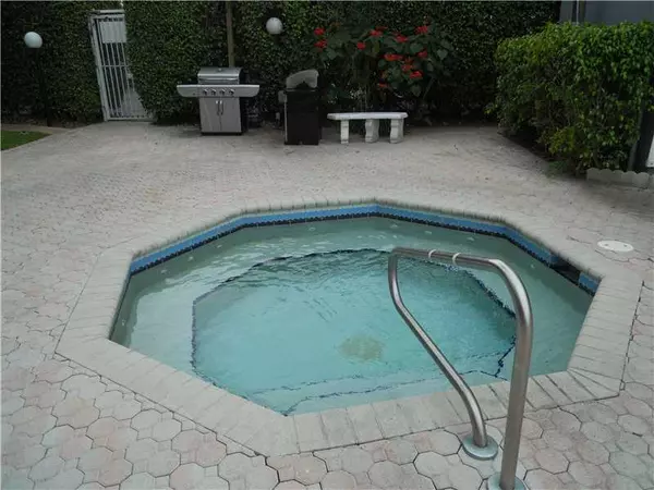 Fort Lauderdale, FL 33308,5321 NE 24th Ter #512