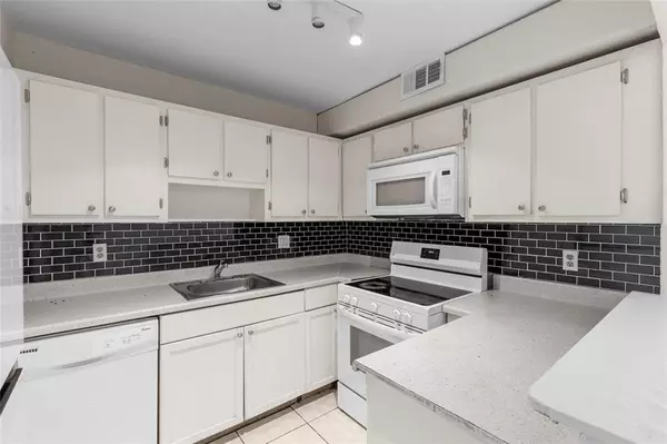 Lauderhill, FL 33313,2017 NW 46th Ave #409A