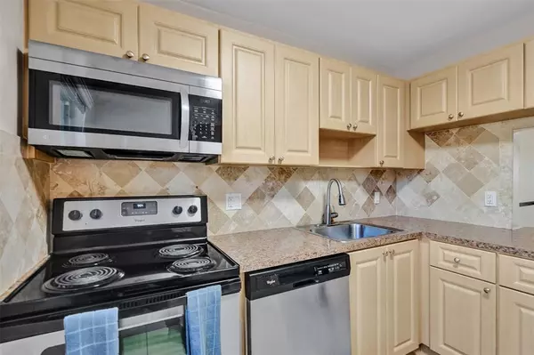 251 NW 76th Ave #106, Margate, FL 33063