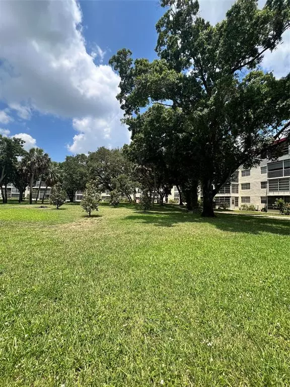 Lauderdale Lakes, FL 33313,3001 NW 48th Ave #439