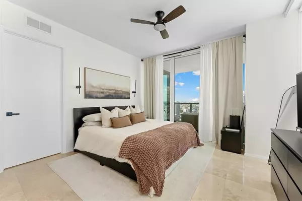 Miami, FL 33132,1040 Biscayne Blvd #3906