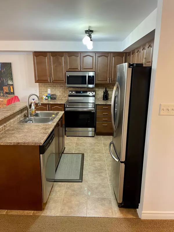 Markham, ON L6B 1E6,2933 Bur Oak AVE #A