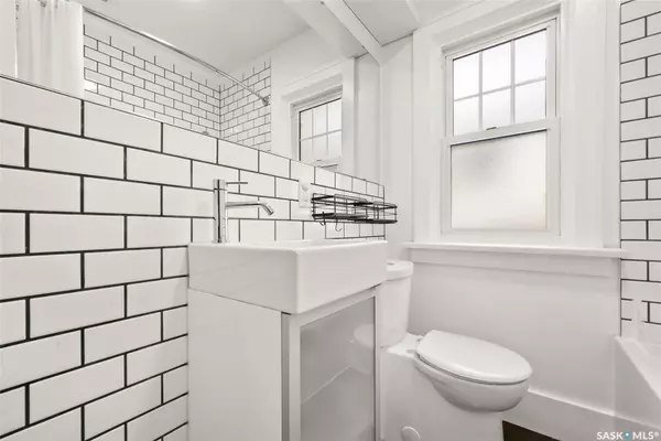 Regina, SK S4T 3P1,2314 Elphinstone STREET