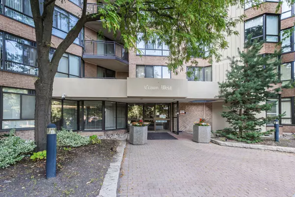 Brampton, ON L6Y 3V1,20 Cherrytree DR #802