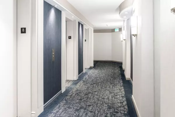 Brampton, ON L6Y 3V1,20 Cherrytree DR #802